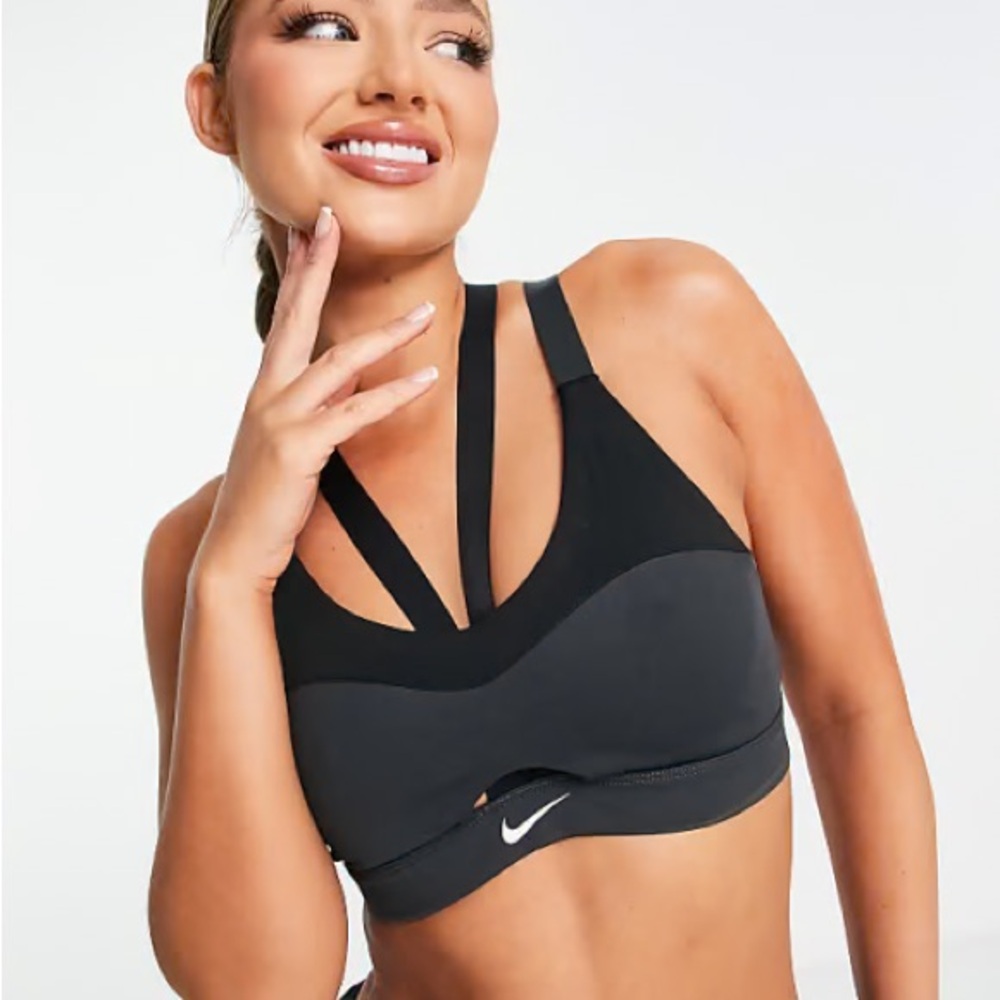 Nike Women's Dri-Fit Indy Cutout Strappy Sports Bra